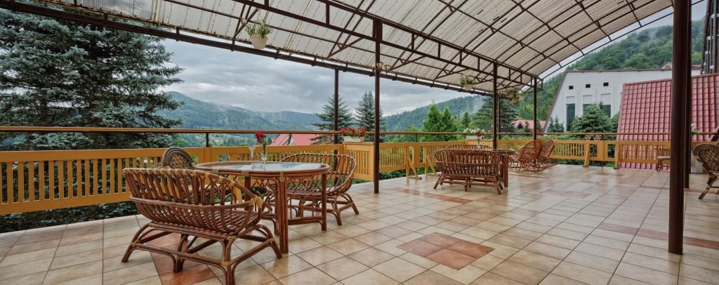 Karpaty Hotel Yaremche Exterior photo
