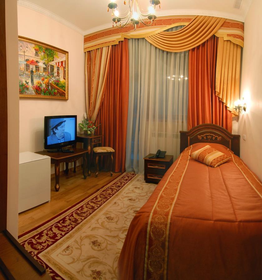 Karpaty Hotel Yaremche Exterior photo